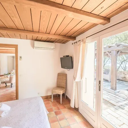 Tavara Di Porto-vecchio