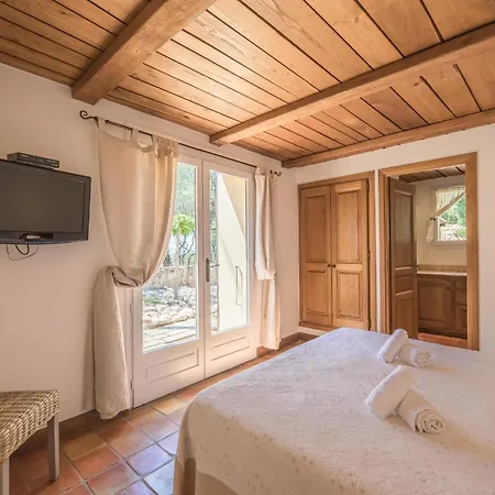 Tavara Di Porto-vecchio فيلة *