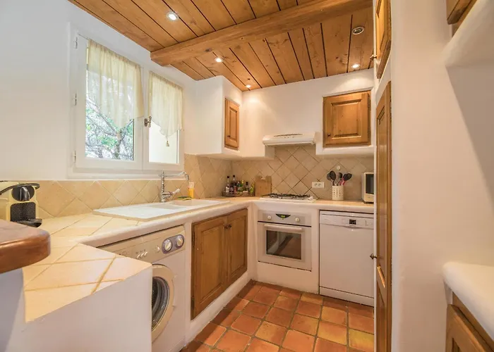 Tavara Di Porto-vecchio * Porto-Vecchio (Corsica)