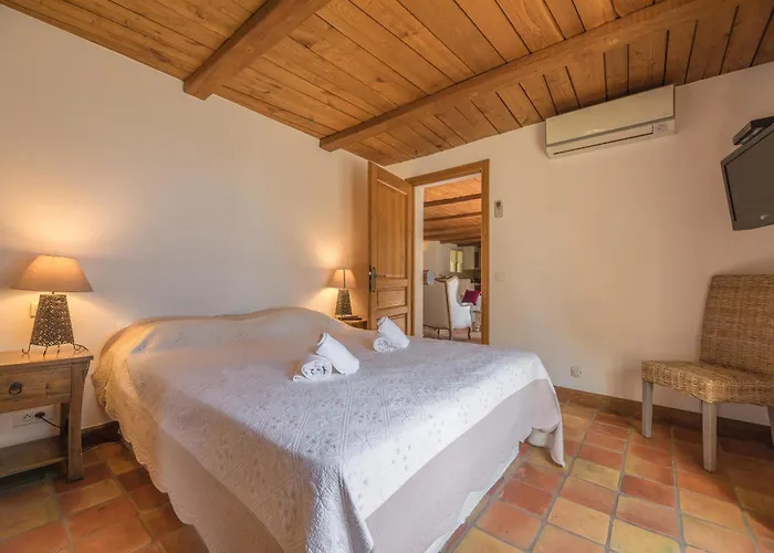 Tavara Di Porto-vecchio Villa